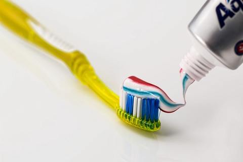 toothbrush toothpaste